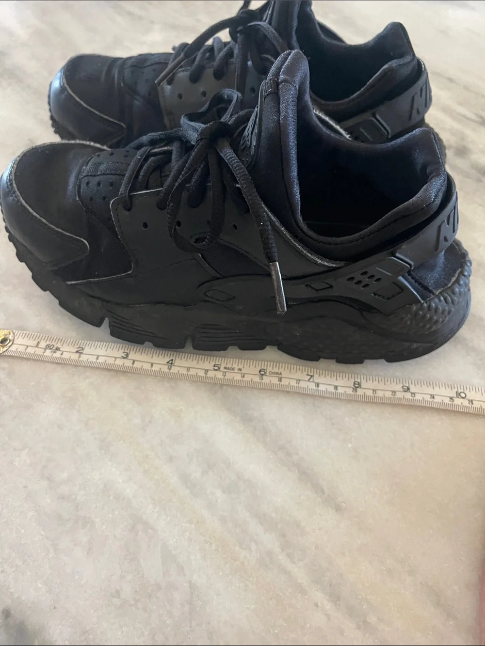 Nike Air Huarache Black Low-Top Athletic Sneakers
